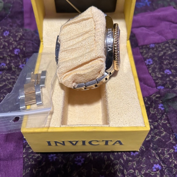 Invicta Women’s Seabase